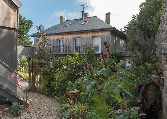 Chambre D\'Hote Et Gite Du Jardin Des Corsaires