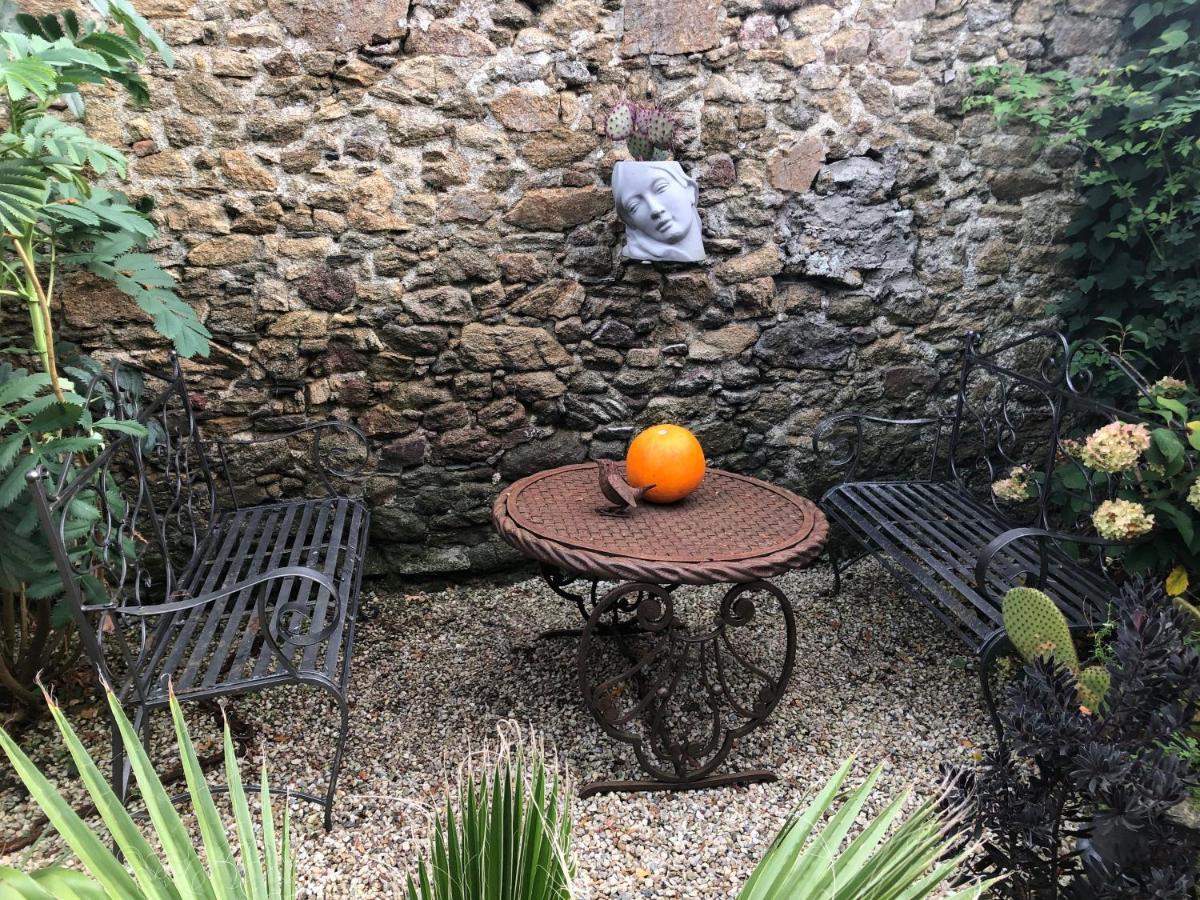 Guest house D'hote Et Du Jardin Des Corsaires